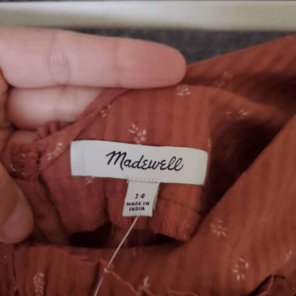 NWT Madewell Women's Bubble-Sleeve Smocked Peplum Top in Berry Stems 14 - Picture 5 of 7